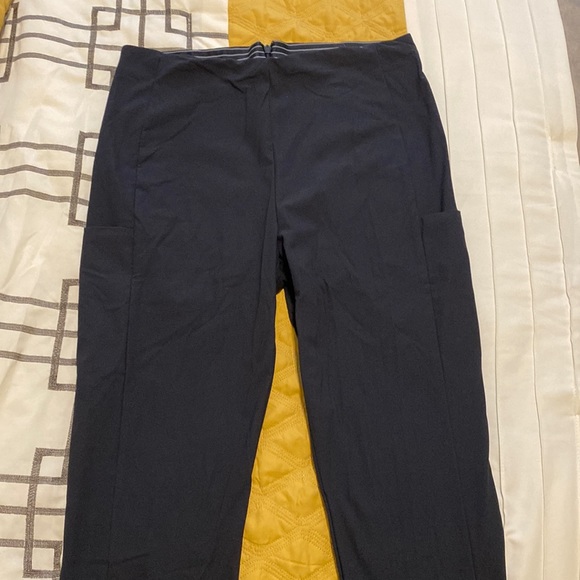 Athleta wander slim pant with small pocket on side size 10 NAVY BLUE - Picture 1 of 10